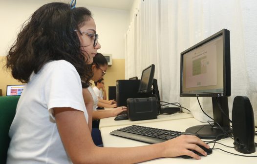 Governo de SP bloqueia acesso a apps em escolas estaduais