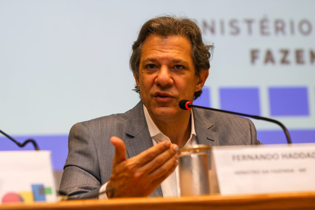 Haddad diz que redução de juros no Brasil depende de fatores externos