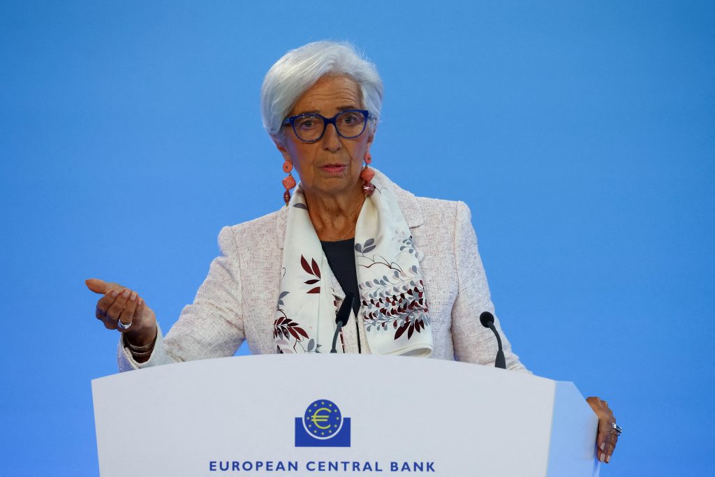 Lagarde acredita que inflação deve continuar a desacelerar