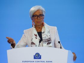 Lagarde acredita que inflação deve continuar a desacelerar