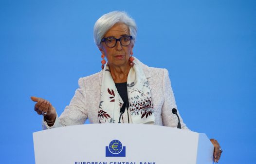 Lagarde acredita que inflação deve continuar a desacelerar