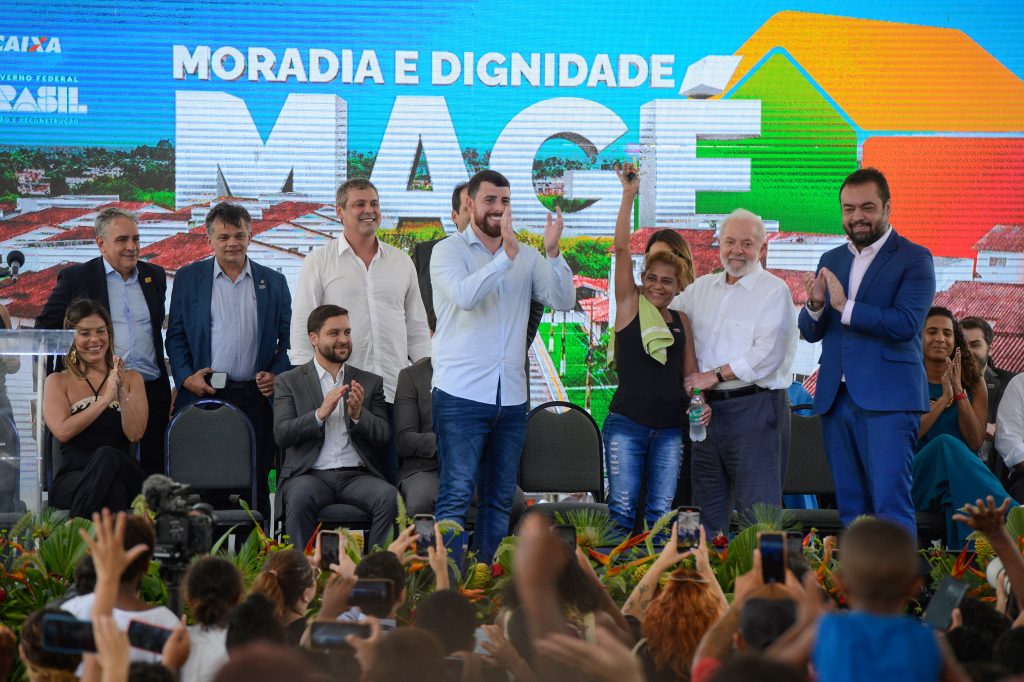 Lula anuncia construção de institutos federais na Baixada Fluminense