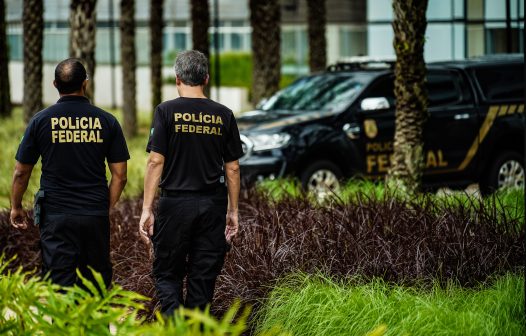 Ex-assessor de Bolsonaro que ficou em silêncio pede novo depoimento