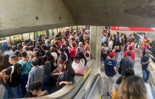 Falha em trem provoca transtornos no Metrô de São Paulo