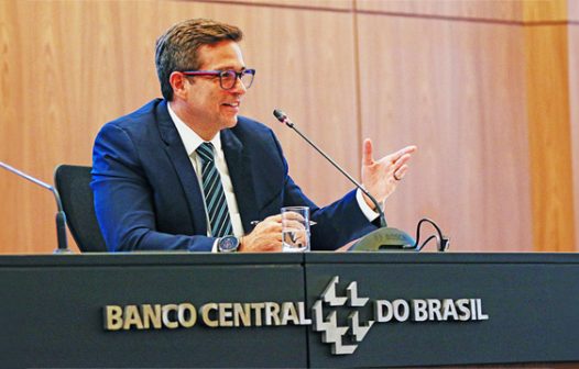 Campos Neto admite que inflação de serviços teve ligeira piora