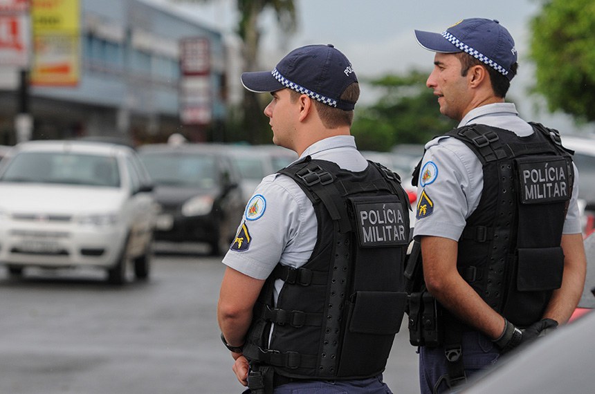 PMs do Brasil perderam 30 mil policiais em uma década