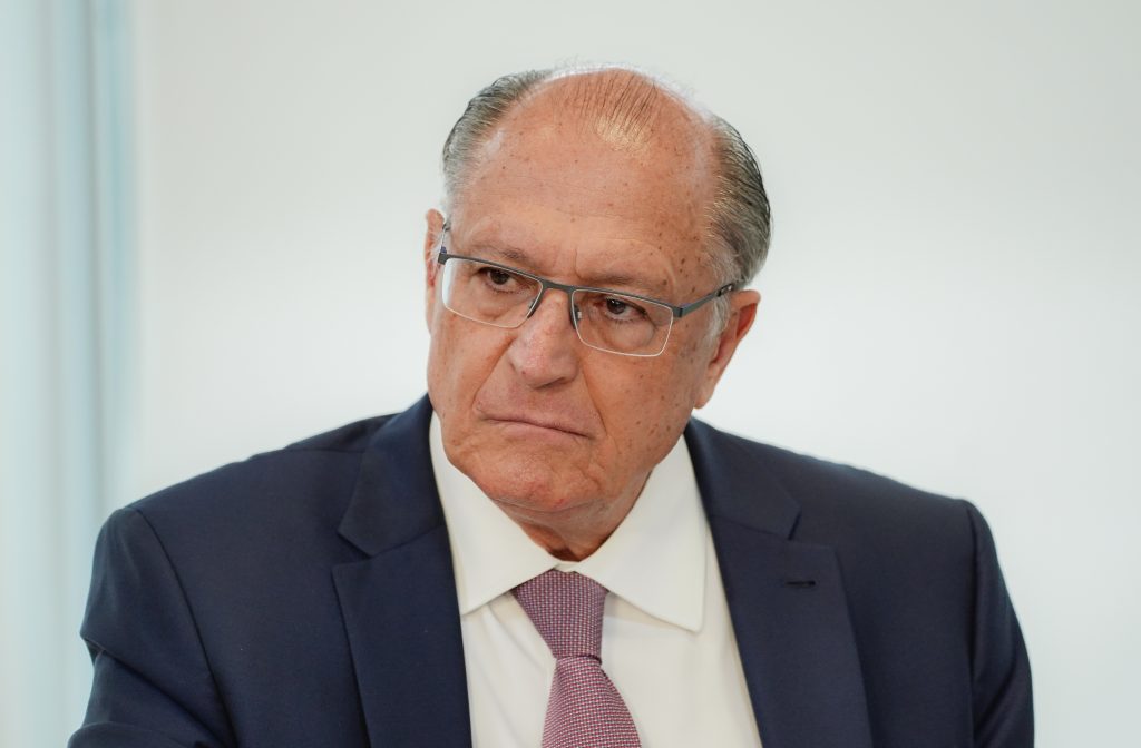 Alckmin diz que governo quer déficit zero e combate à sonegação