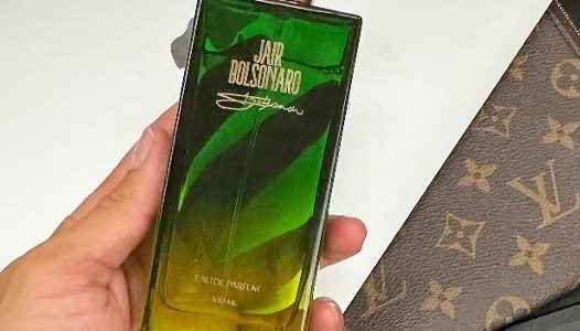 Bolsonaro ganha linha de perfume com seu nome