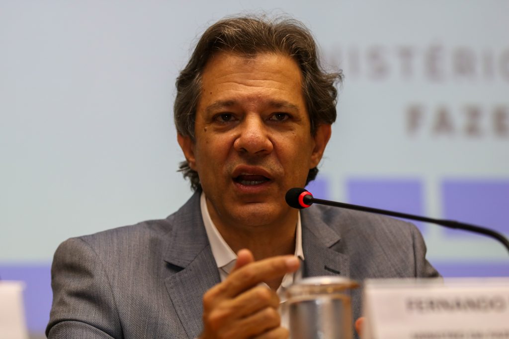 Haddad admite que Brasil ainda vive momento delicado