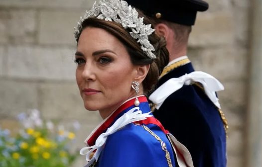 Kate Middleton diz que está em tratamento contra câncer