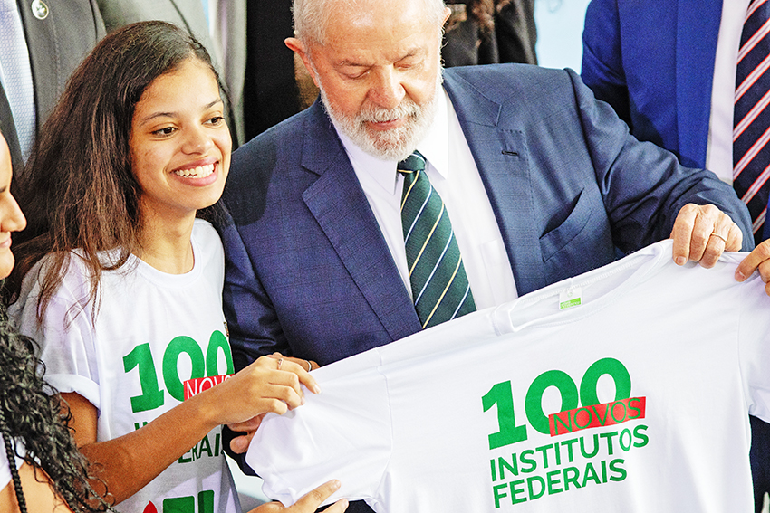 Lula diz que pretende chegar à marca de mil institutos federais no País