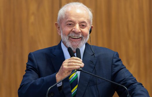 Lula concede a Macron a Ordem Nacional do Cruzeiro do Sul