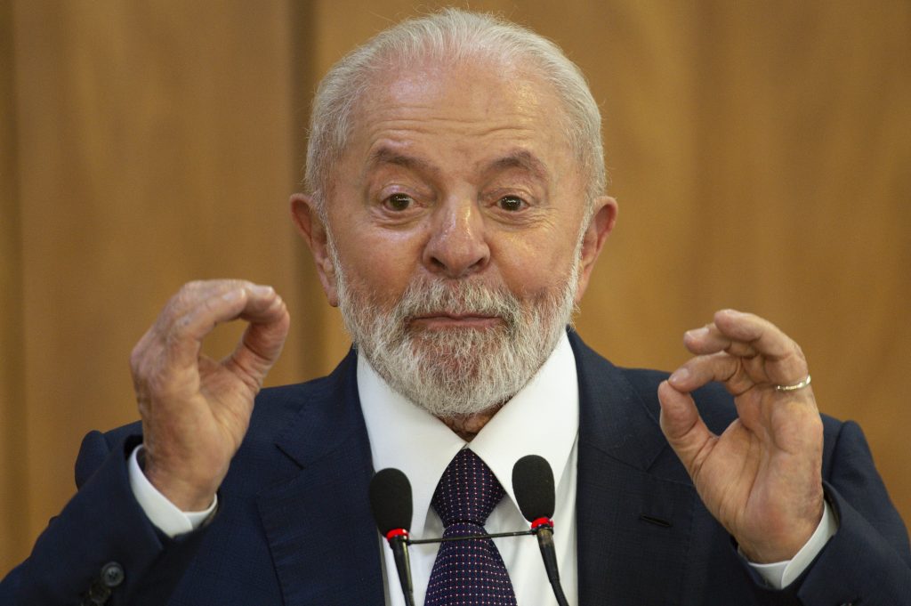 Lula defende indústria naval brasileira