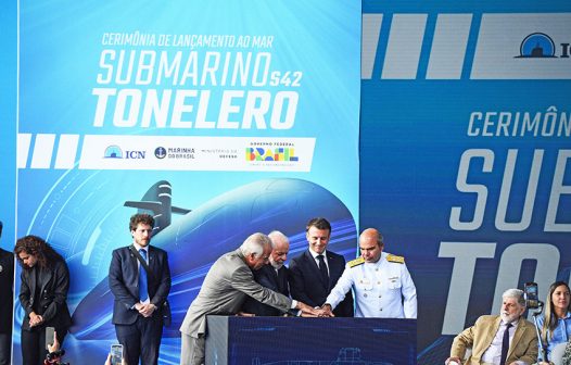 Lula e Macron lançam terceiro submarino de parceria entre Brasil e França