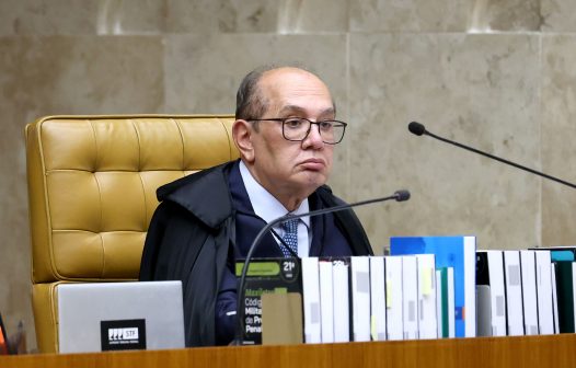 Gilmar Mendes diz que elementos colhidos em investigação contra Bolsonaro são muito convincentes