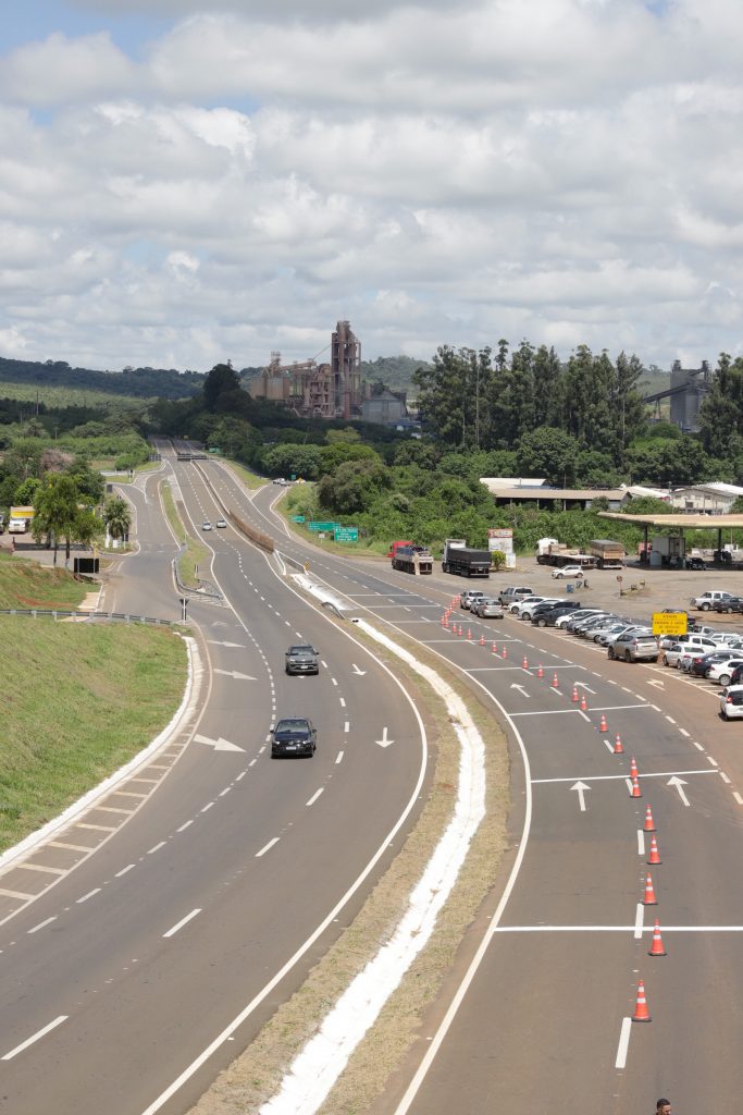 Governo de MG anuncia novos investimentos em rodovias