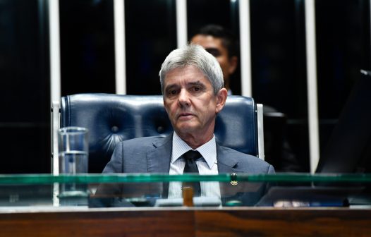 Senadores cobram saída para crise das aéreas, mas audiência é encerrada