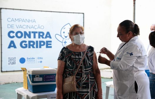 Rio inicia vacinação contra gripe em grupos prioritários