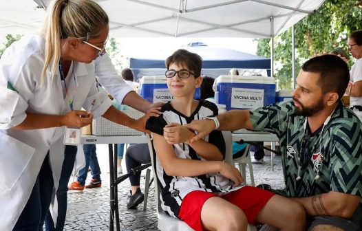 Rio começa a imunizar crianças de 12 anos contra a dengue