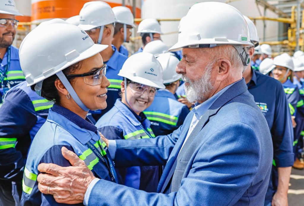 Lula inaugura indústria de fertilizantes em Minas Gerais