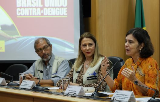 Governo anuncia R$ 300 milhões para compra de medicamentos contra dengue