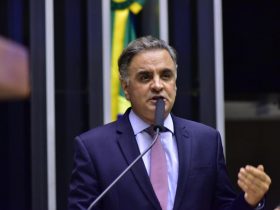 Aécio nega ‘morte cerebral’ do PSDB e lança ‘Farol da Oposição’