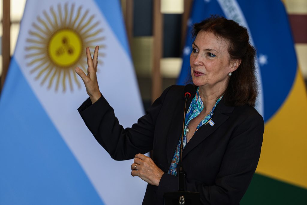 Ministra argentina recua e diz que Milei não vai interferir no embate de Musk com STF