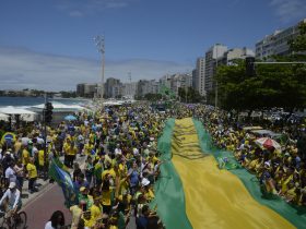 Aliados de Lula optam pelo silêncio ou minimizam ato de Bolsonaro no Rio