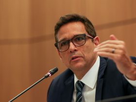 Campos Neto admite que BC manterá cortes se a incerteza diminuir