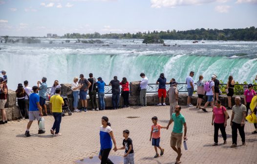 Região do Canadá declara estado de emergência para acompanhar o eclipse solar total