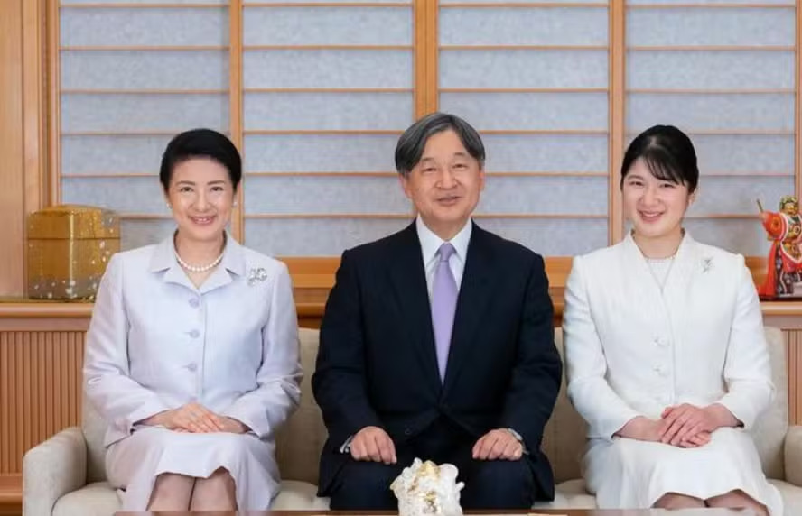 Família imperial do Japão estreia no Instagram para se aproximar do público jovem