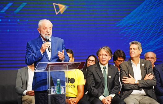 Lula inaugura curso de graduação em Instituto de Matemática