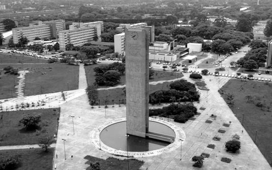 Justiça autoriza aluno barrado por banca a frequentar aulas de Medicina na USP