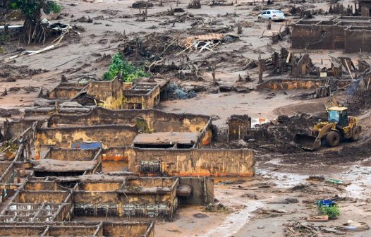 AGU pede que mineradoras paguem R$ 79 bilhões por danos em Mariana