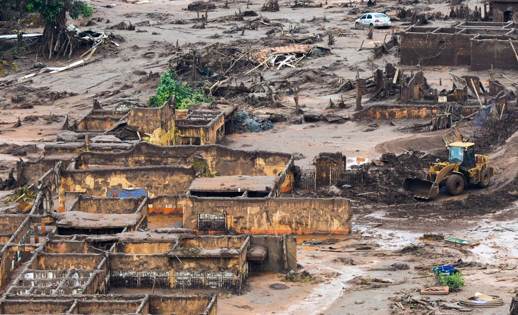 AGU pede que mineradoras paguem R$ 79 bilhões por danos em Mariana