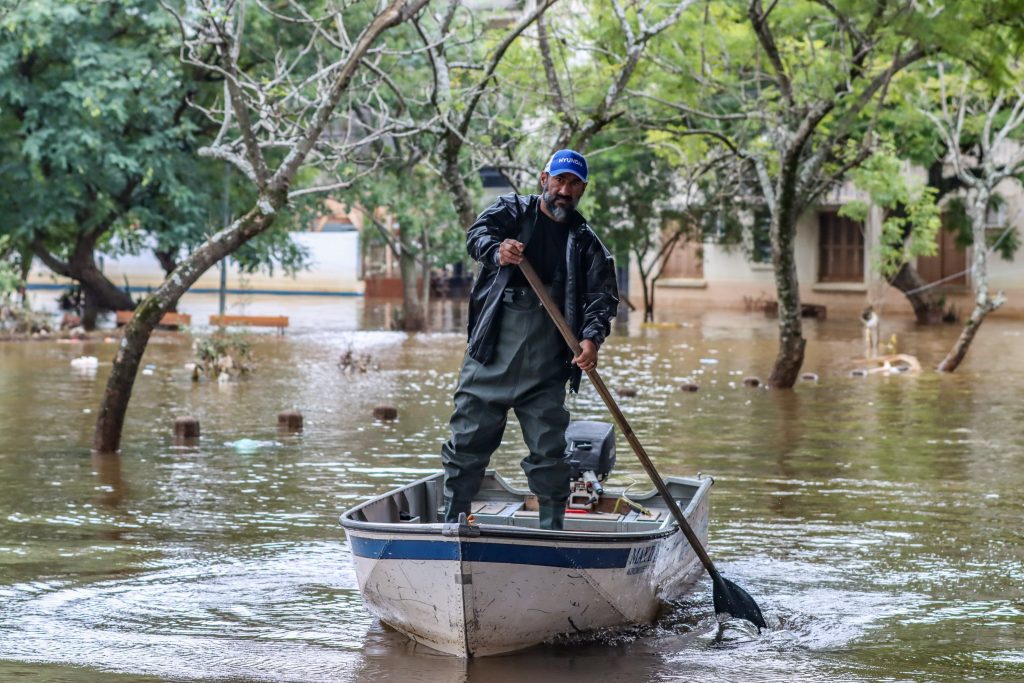 Cheia em Porto Alegre deve durar até o início de junho