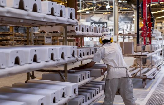 Produção industrial subiu 0,90% em março