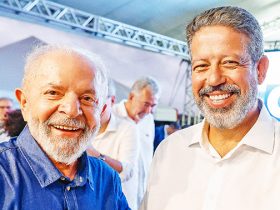 Lira é vaiado em ato em Alagoas e recebe apoio de Lula