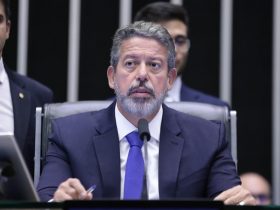 Lira anuncia Hugo Motta como candidato à presidência da Câmara