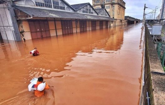 Porto Alegre decreta racionamento de água e esvazia abrigo e bairros