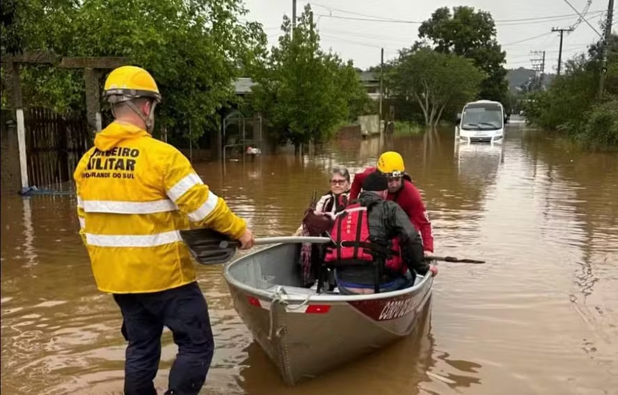 Governo testa novo sistema de alerta de emergências climáticas para celulares