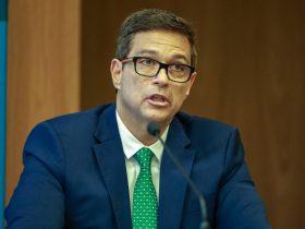 Campos Neto diz que PIB mais forte motiva início de ciclo