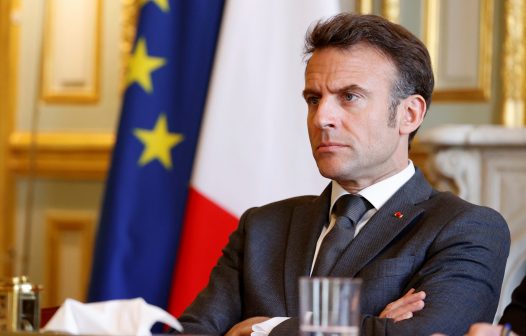 Partidos de esquerda e direita negociam alianças para derrotar grupo de Macron