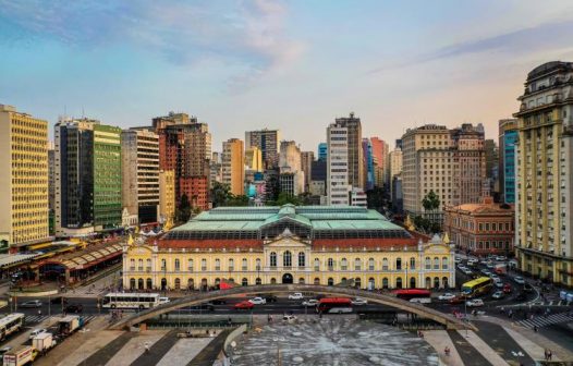 Mercado Público de Porto Alegre é reaberto parcialmente