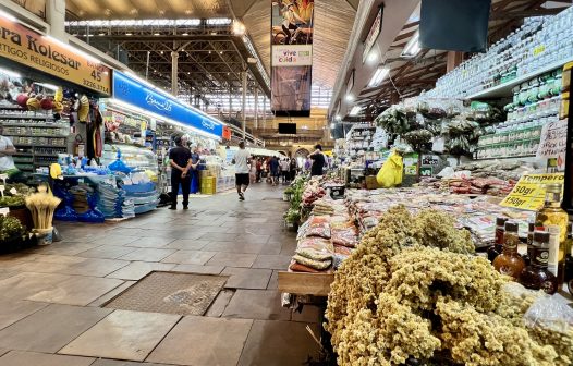 Mercado Público de Porto Alegre reabre com 53 lojas