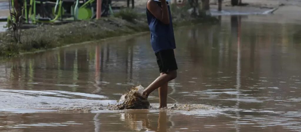 Rio Grande do Sul quer evitar que doenças se alastrem após enchentes