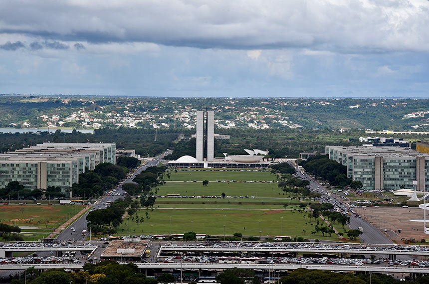 Setor público teve déficit primário de R$ 63 bilhões em maio