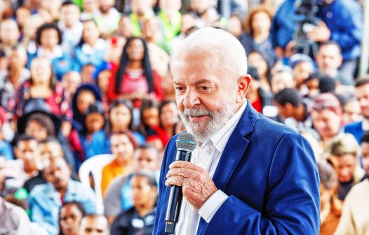 Lula diz que não é correto jogar culpa de qualquer ajuste fiscal em cima do mínimo