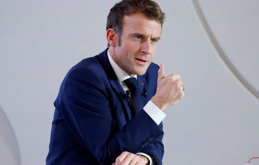 Candidatos de Macron e da esquerda trocam apoios em estratégia para derrotar a direita radical