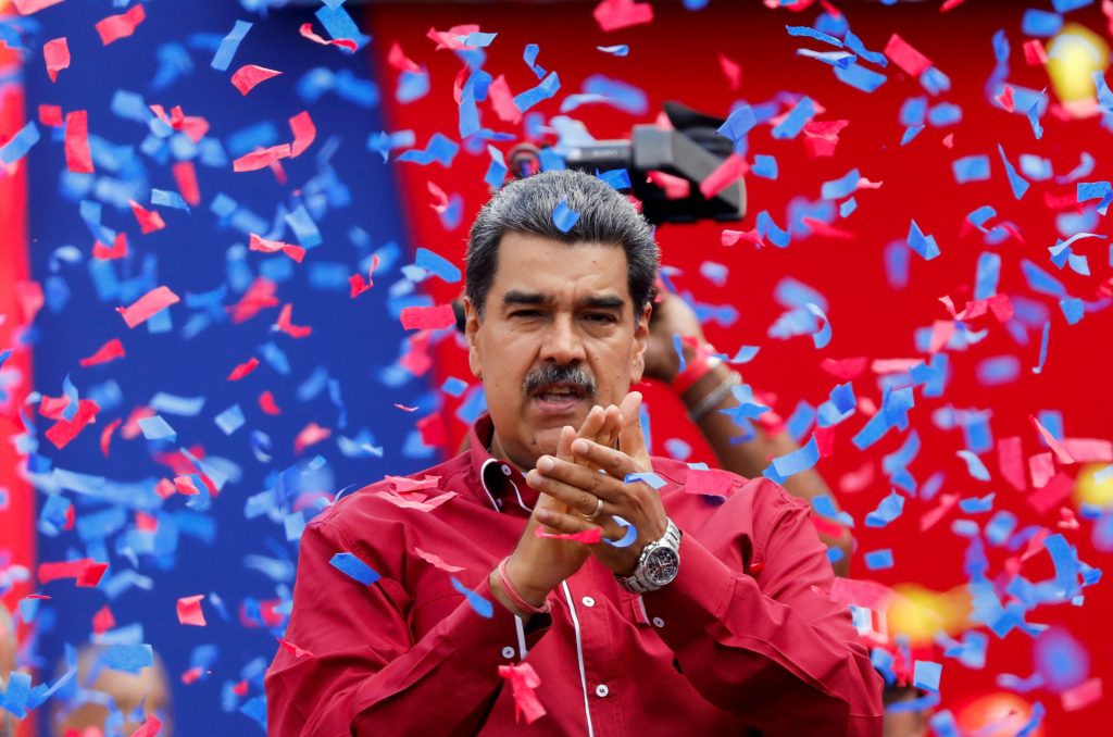 Maduro diz que vitória foi triunfo da independência da Venezuela